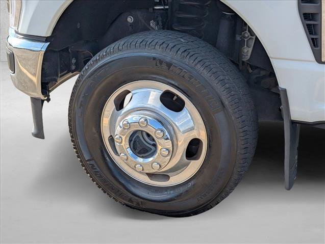 Used 2023 Ford F350 Lariat w/ Lariat Ultimate Package AWD/4WD image 27