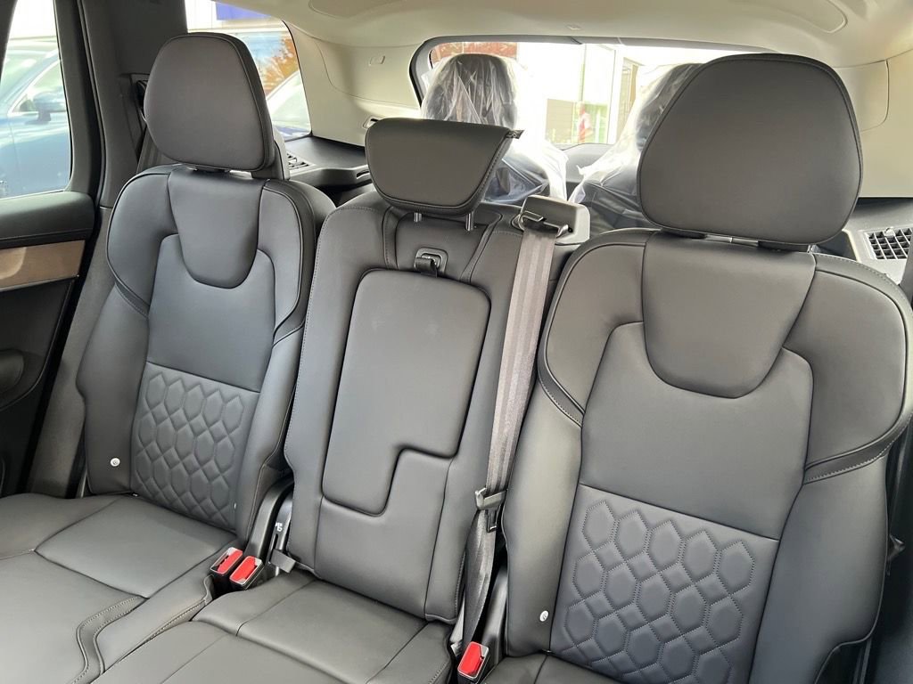 New 2026 Volvo XC90 B6 Plus w/ Protection Package Premier AWD/4WD image 20