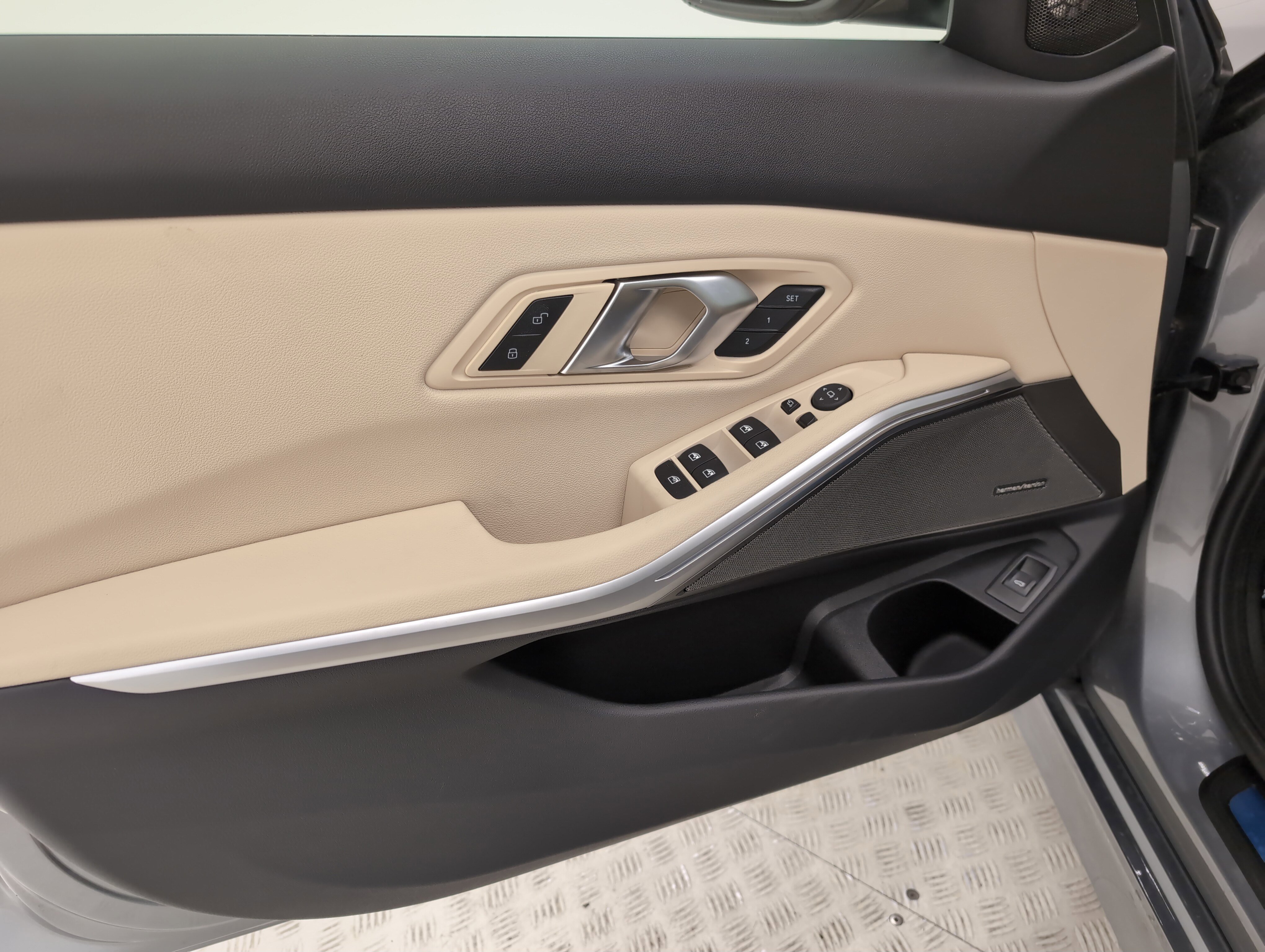 New 2025 BMW 330i Sedan w/ Premium Package image 11