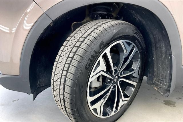 Used 2020 Hyundai Santa Fe Limited AWD/4WD image 34