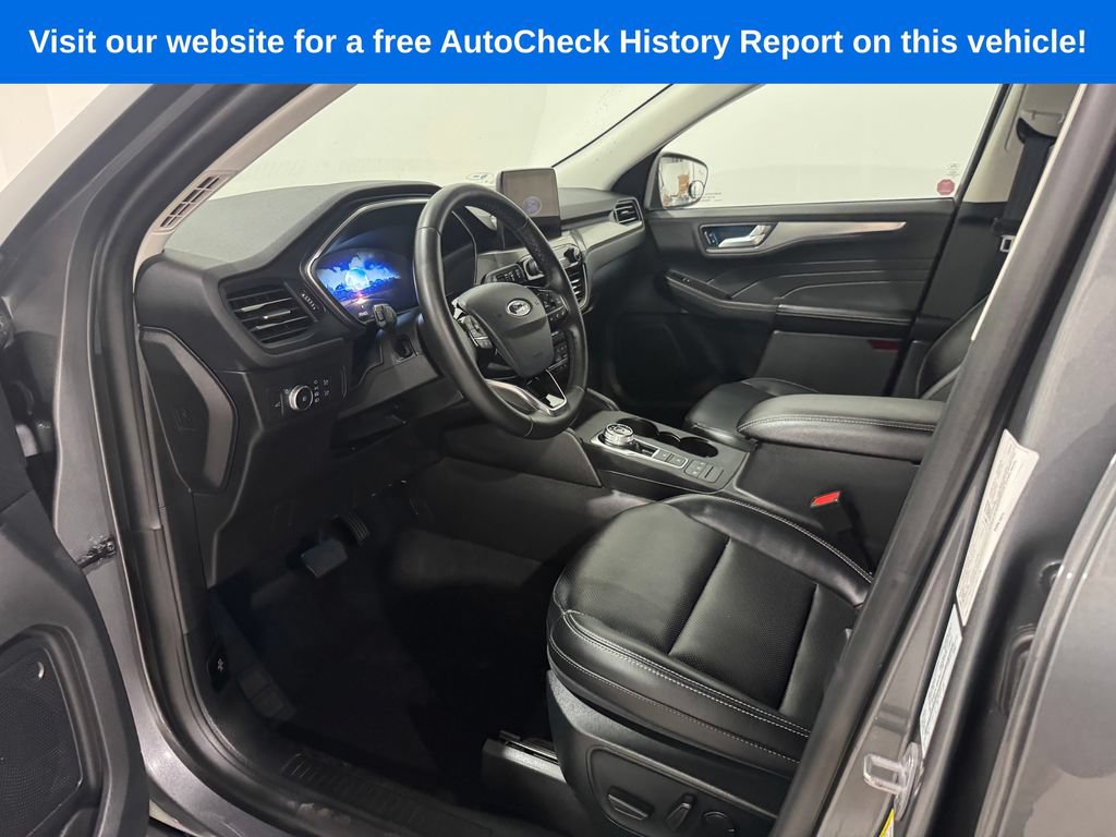 Used 2022 Ford Escape Titanium AWD/4WD image 16