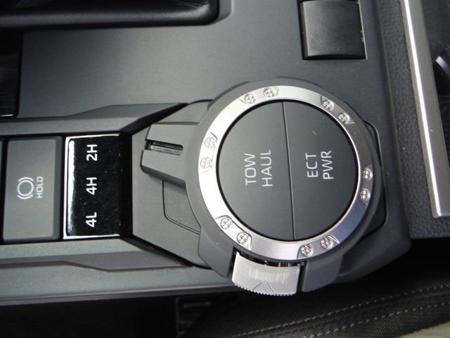 Used 2024 Toyota Tacoma SR5 AWD/4WD image 23