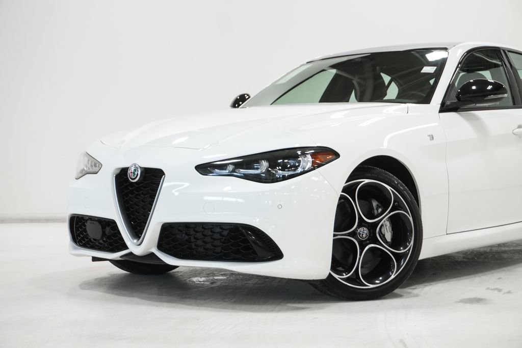 Used 2024 Alfa Romeo Giulia Ti image 2