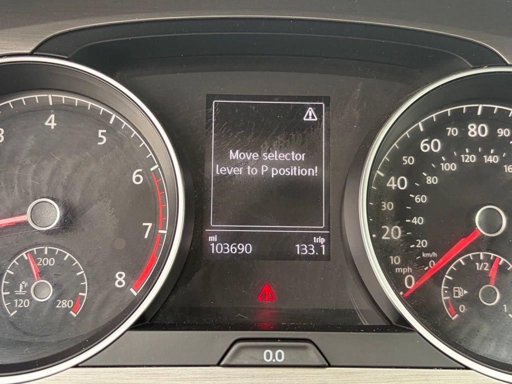 Used 2017 Volkswagen Golf SportWagen FWD image 31