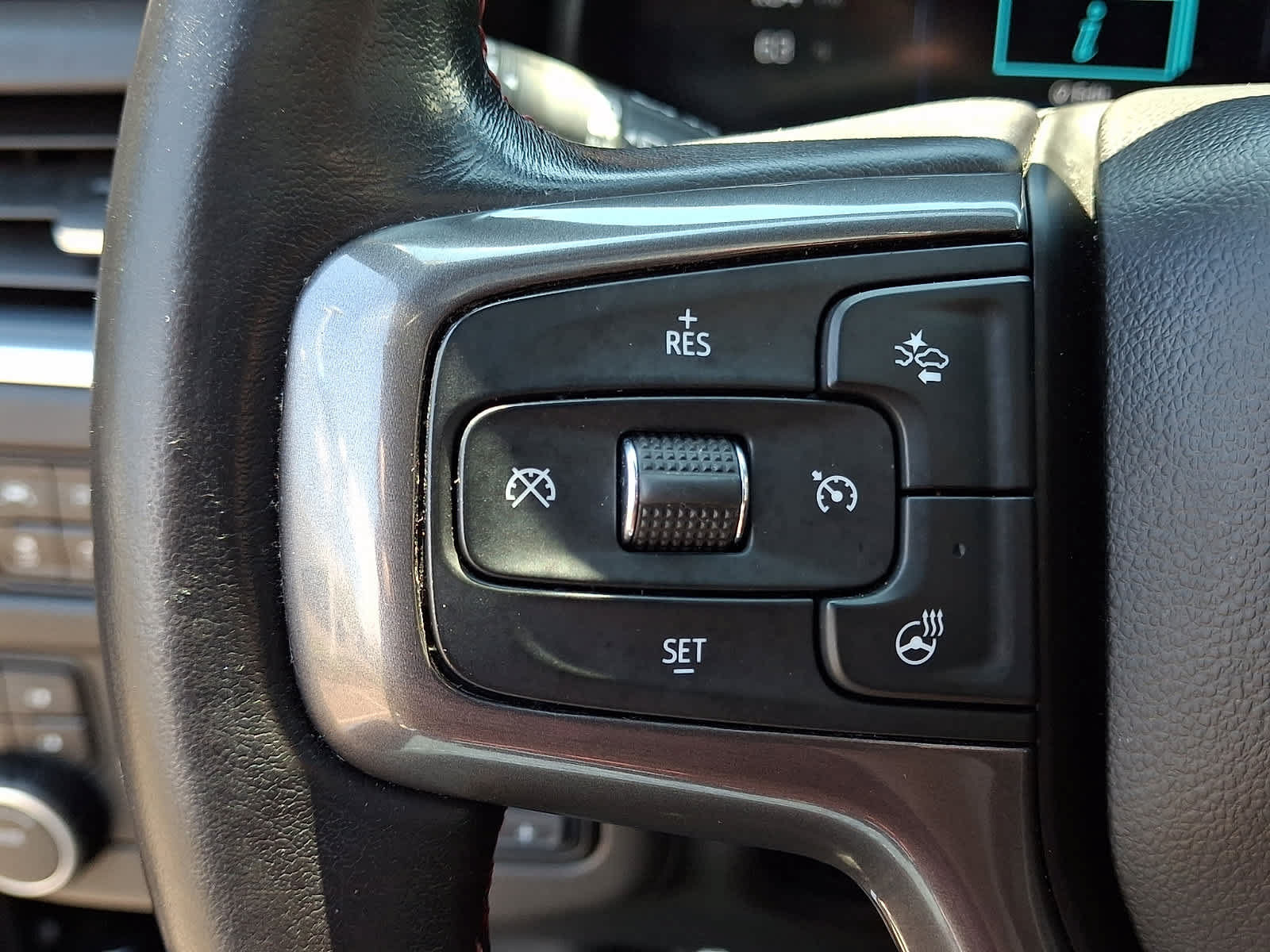 Used 2022 Chevrolet Tahoe RST w/ Luxury Package AWD/4WD image 24