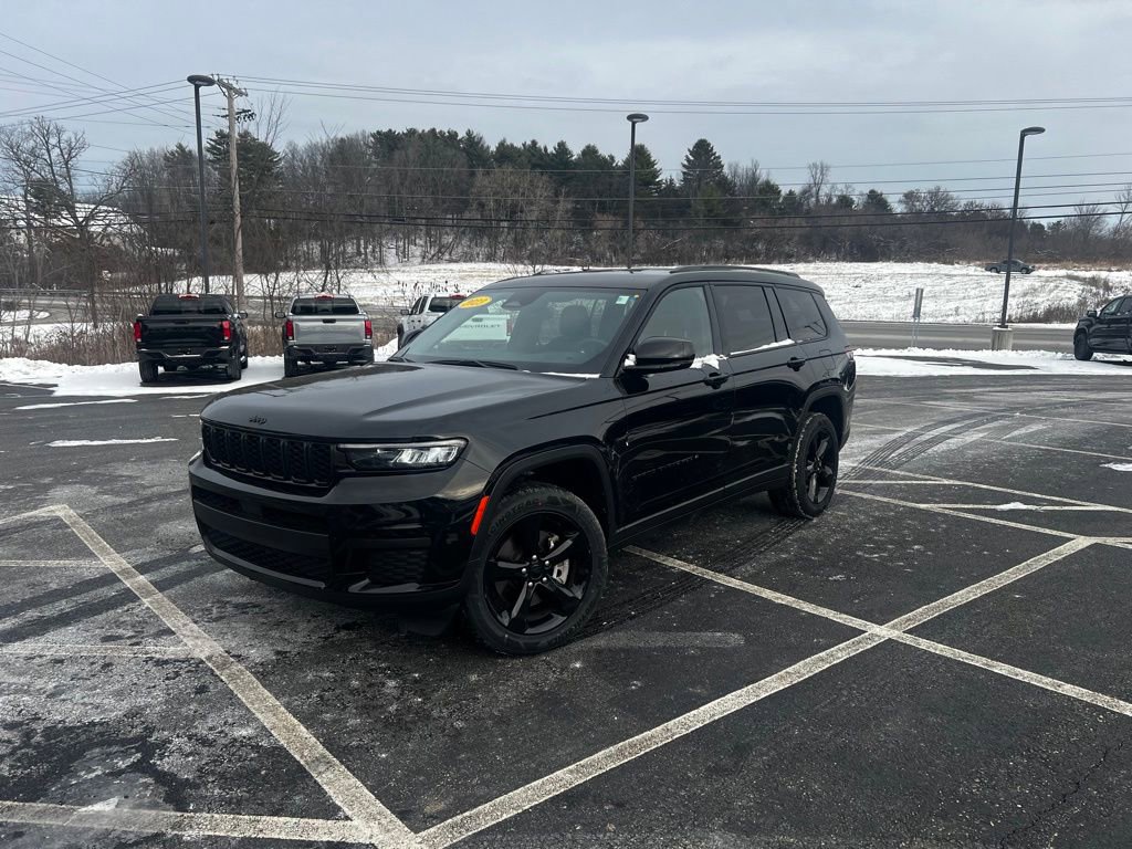 Used 2023 Jeep Grand Cherokee L Laredo image 1