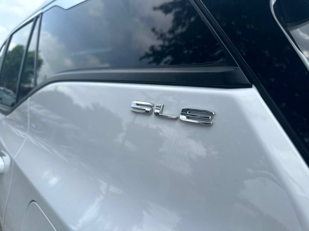 Used 2024 GMC Terrain SLE AWD/4WD image 11