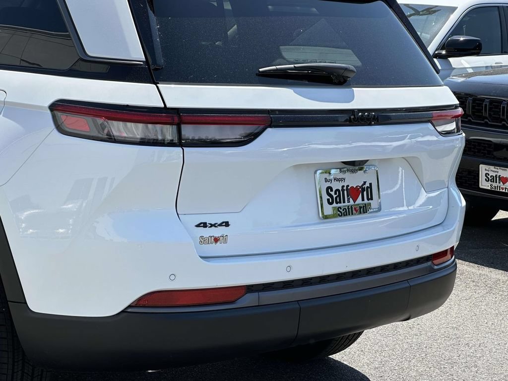 New 2026 Jeep Grand Cherokee Altitude AWD/4WD image 11