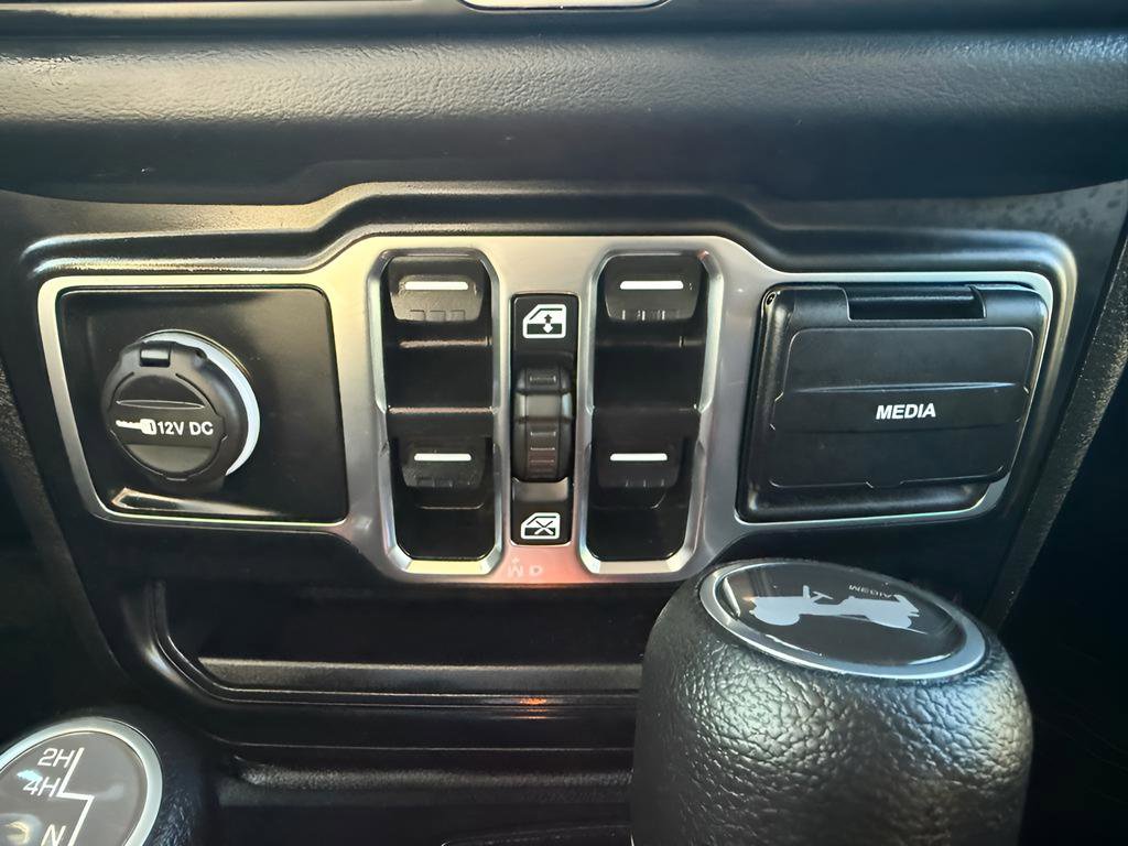 Used 2024 Jeep Wrangler Sahara w/ Safety Group image 22