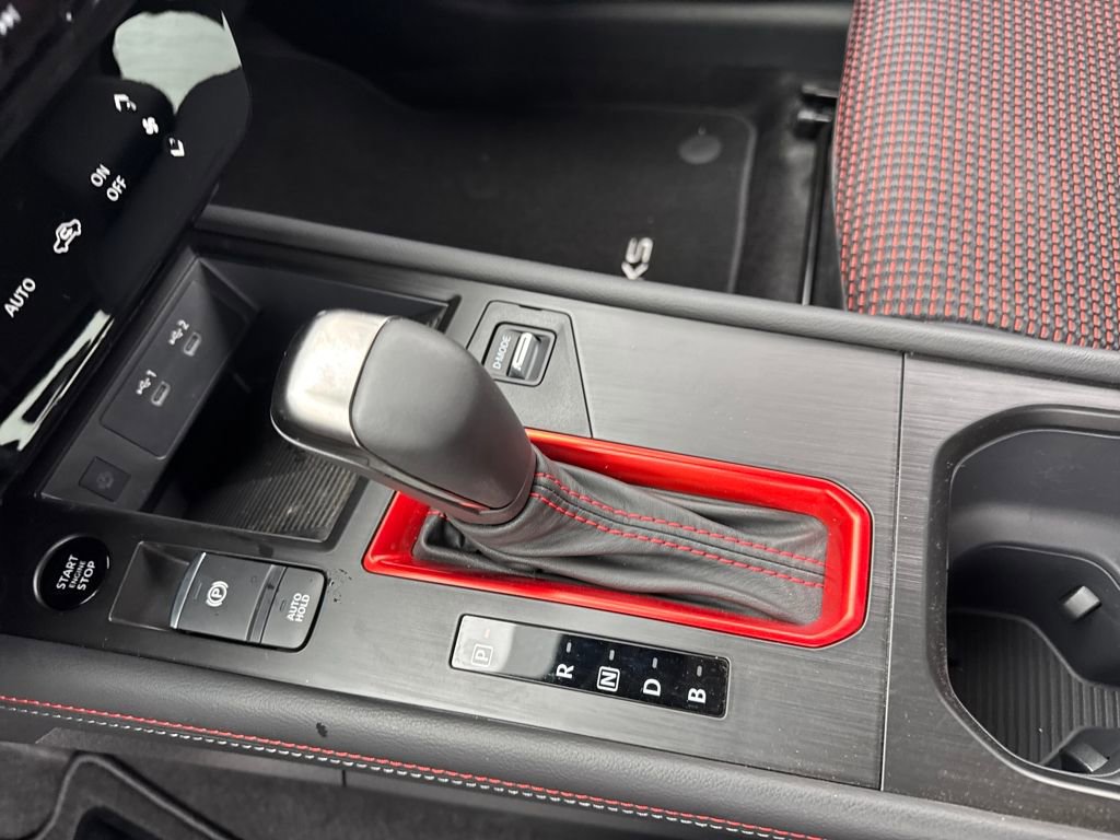 New 2026 Nissan Kicks SR image 21