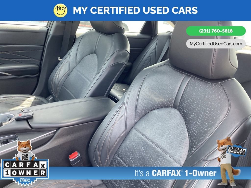 Used 2022 Toyota Avalon Limited FWD image 13