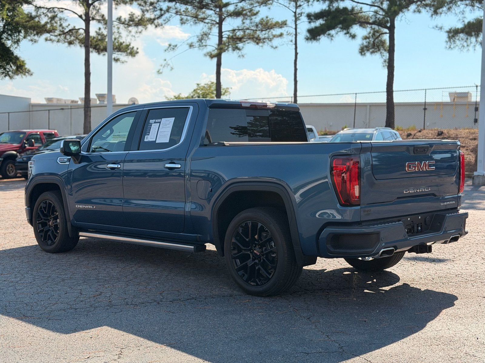 Used 2025 GMC Sierra 1500 Denali w/ Denali Reserve Package AWD/4WD image 10