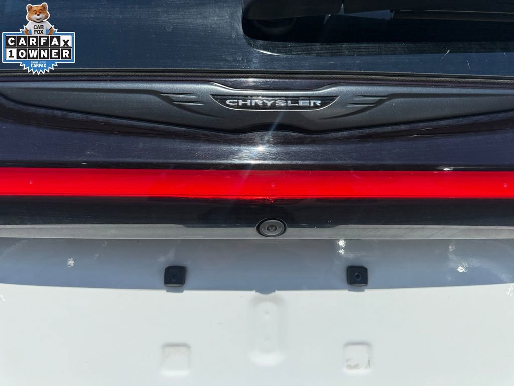 Used 2025 Chrysler Pacifica Limited image 17