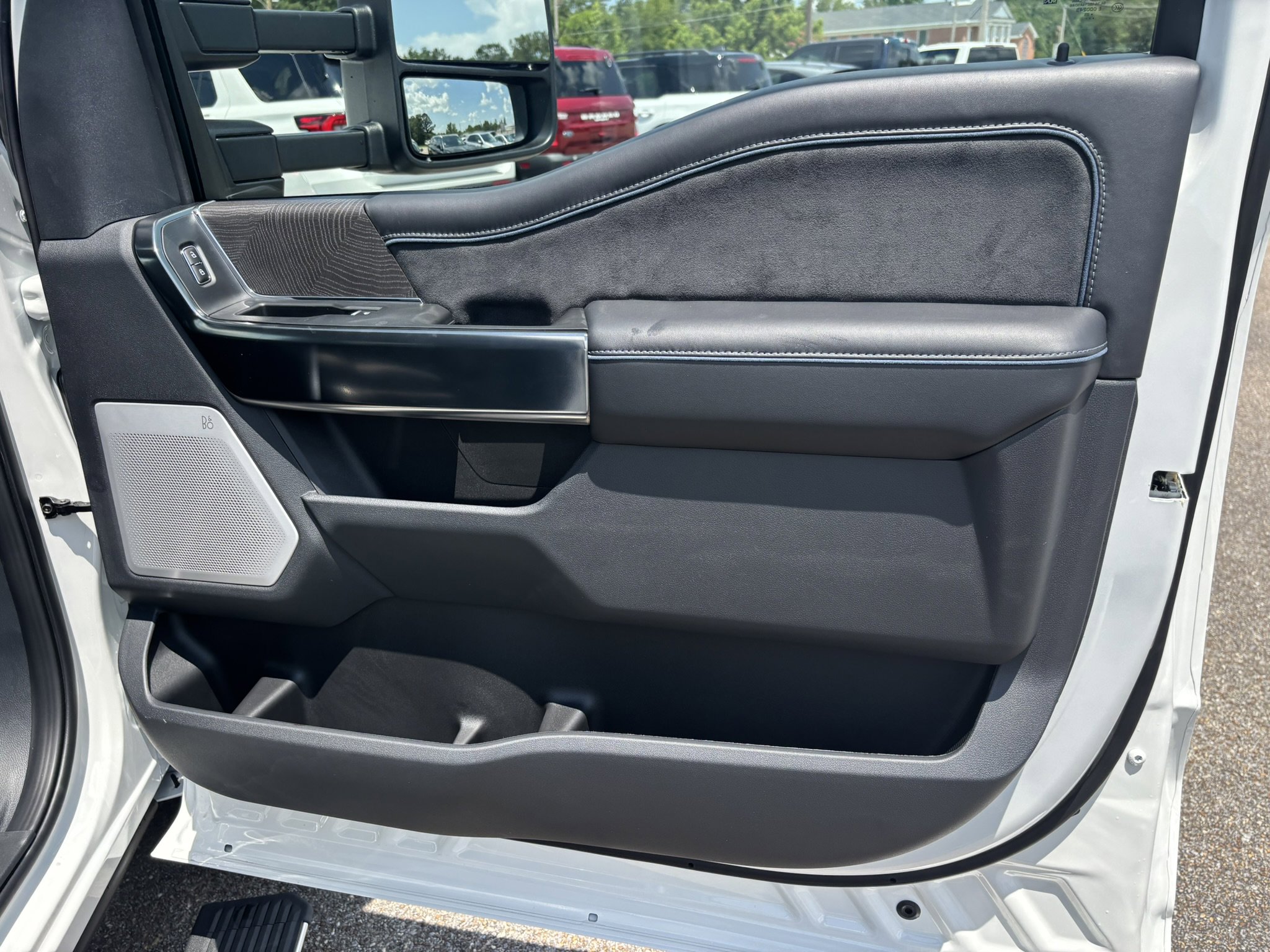 New 2025 Ford F250 4x4 Crew Cab Super Duty image 13