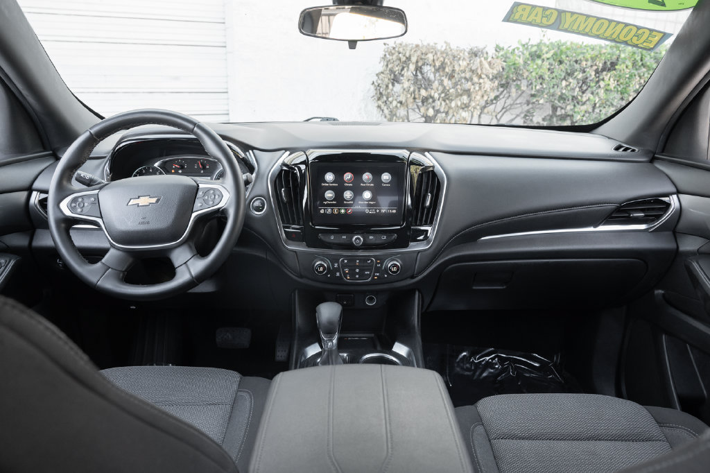 Used 2023 Chevrolet Traverse LT FWD image 20