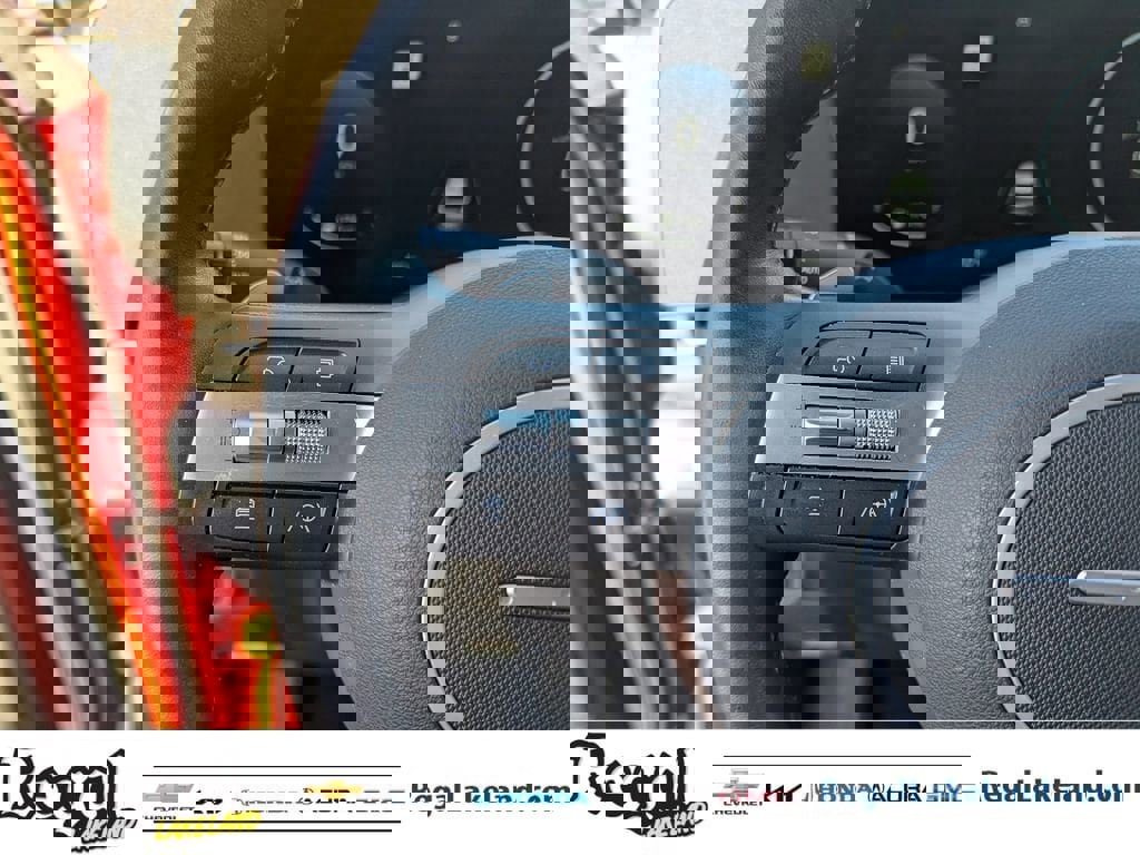 Used 2025 Hyundai Kona Limited image 27