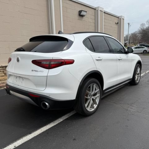 Used 2018 Alfa Romeo Stelvio Ti Sport AWD/4WD image 4