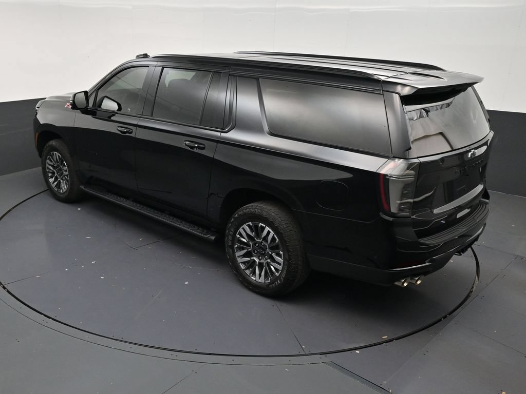 Used 2025 Chevrolet Suburban Z71 w/ Comfort Package AWD/4WD image 14