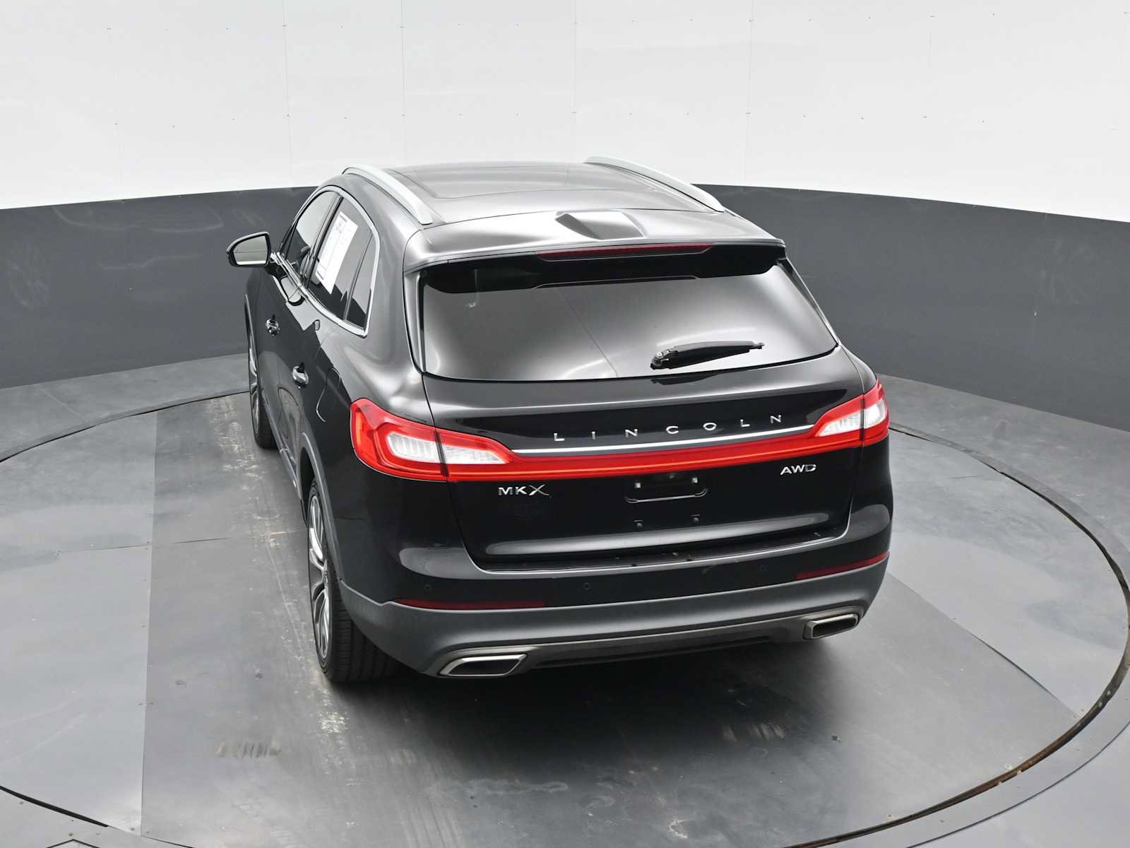 Used 2016 Lincoln MKX Reserve w/ Driver Assistance Package AWD/4WD image 25
