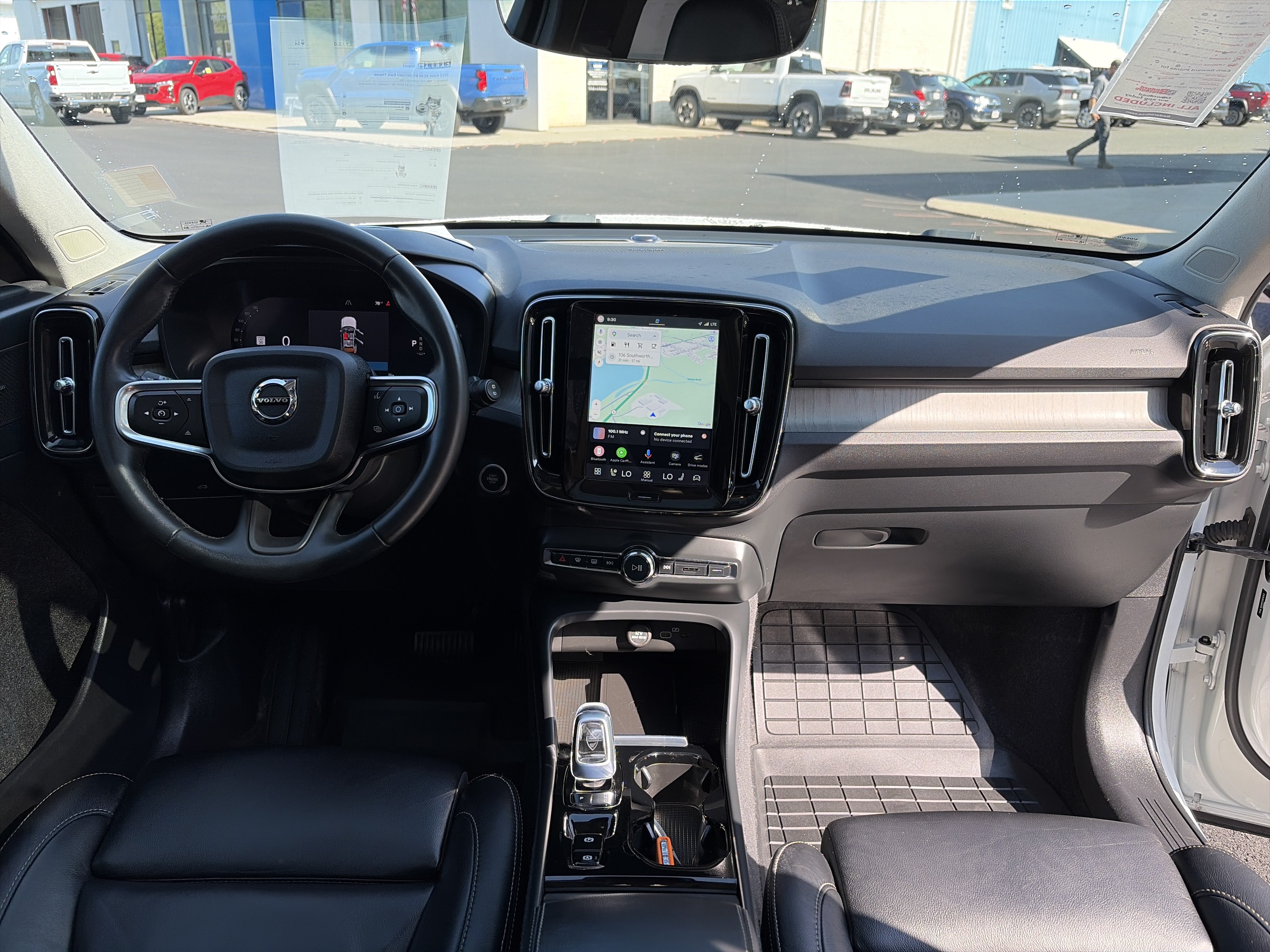 Certified 2023 Volvo XC40 B5 Ultimate w/ Protection Package Premier AWD/4WD image 14