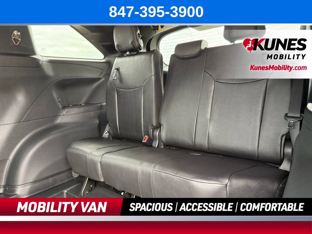 Used 2025 Toyota Sienna XSE w/ XSE Plus Package AWD/4WD image 23