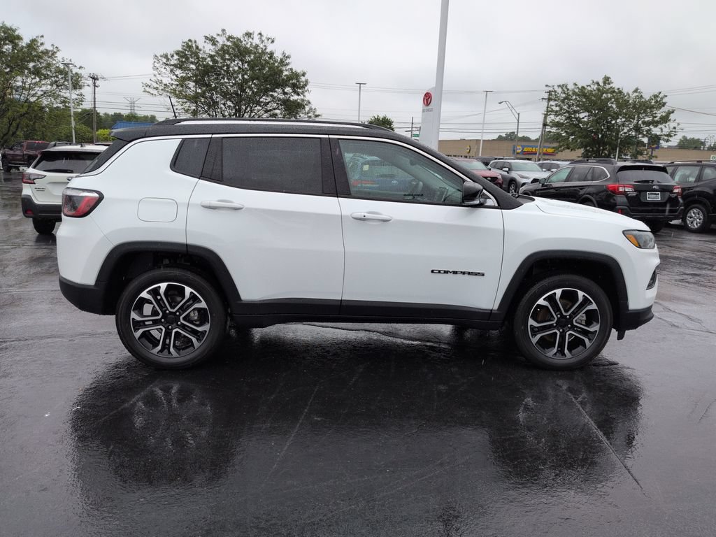 Used 2022 Jeep Compass Limited w/ Sun and Sound Group AWD/4WD image 6