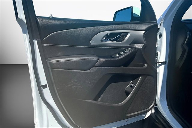Used 2023 Chevrolet Traverse LT image 16