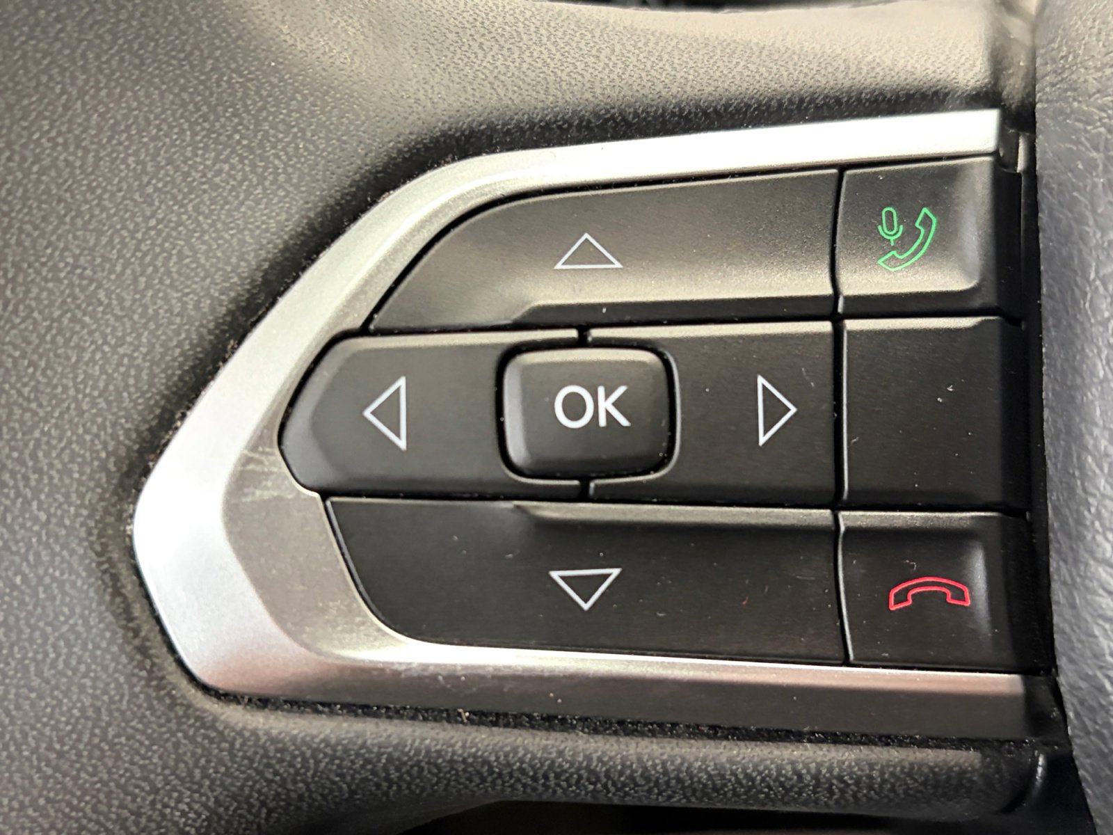 Used 2024 Jeep Compass Latitude AWD/4WD image 32