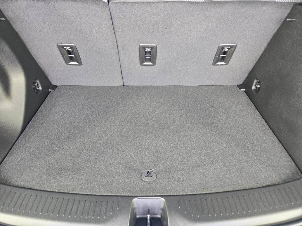 New 2027 Chevrolet Bolt LT w/ Comfort Package FWD image 37