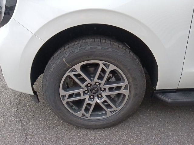 New 2025 Ford Expedition Active image 10