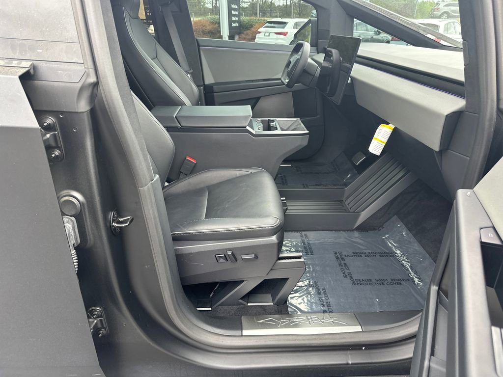 Used 2024 Tesla Cybertruck AWD Crew Cab image 11