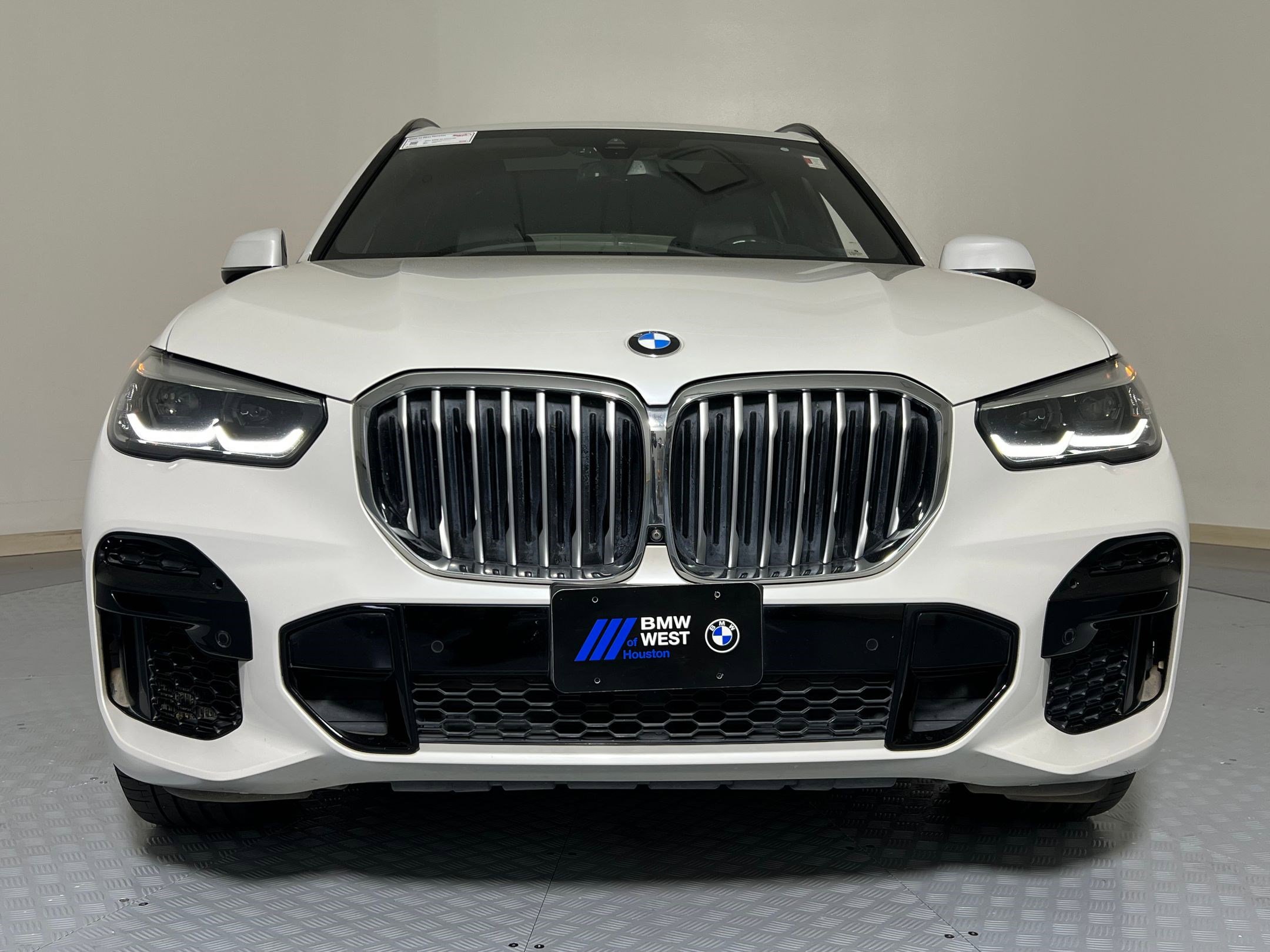Used 2022 BMW X5 xDrive40i w/ M Sport Package image 5