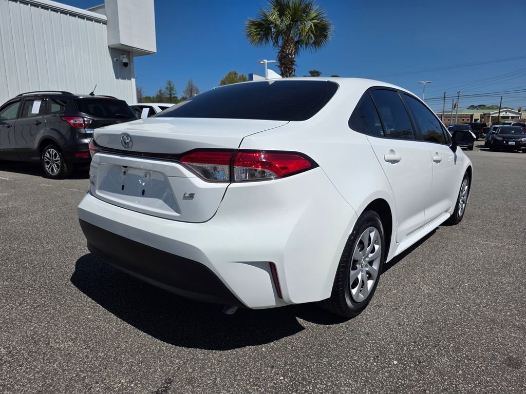 Used 2023 Toyota Corolla LE FWD image 5