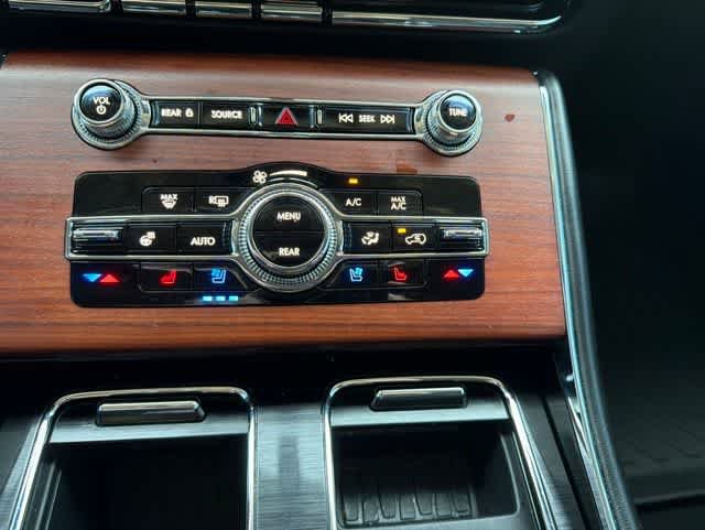 Used 2022 Lincoln Aviator Reserve w/ Equipment Group 201A RWD image 26