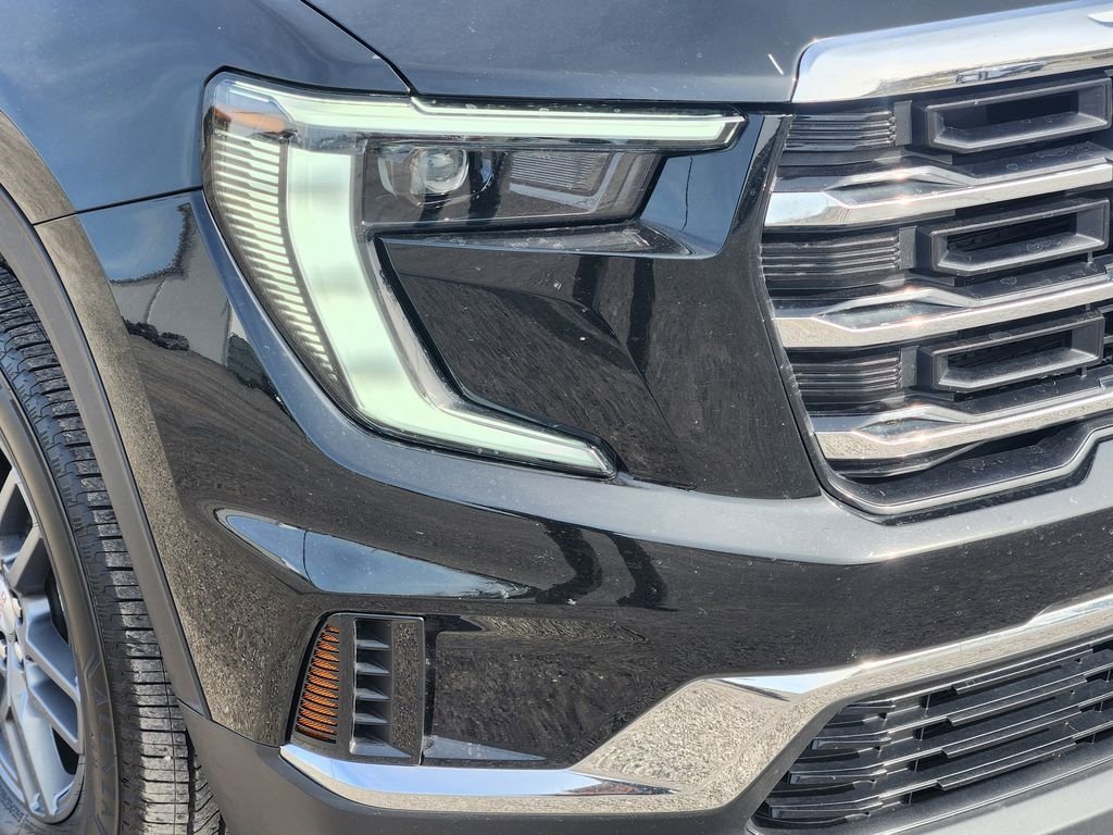 Used 2025 GMC Acadia Elevation FWD image 9