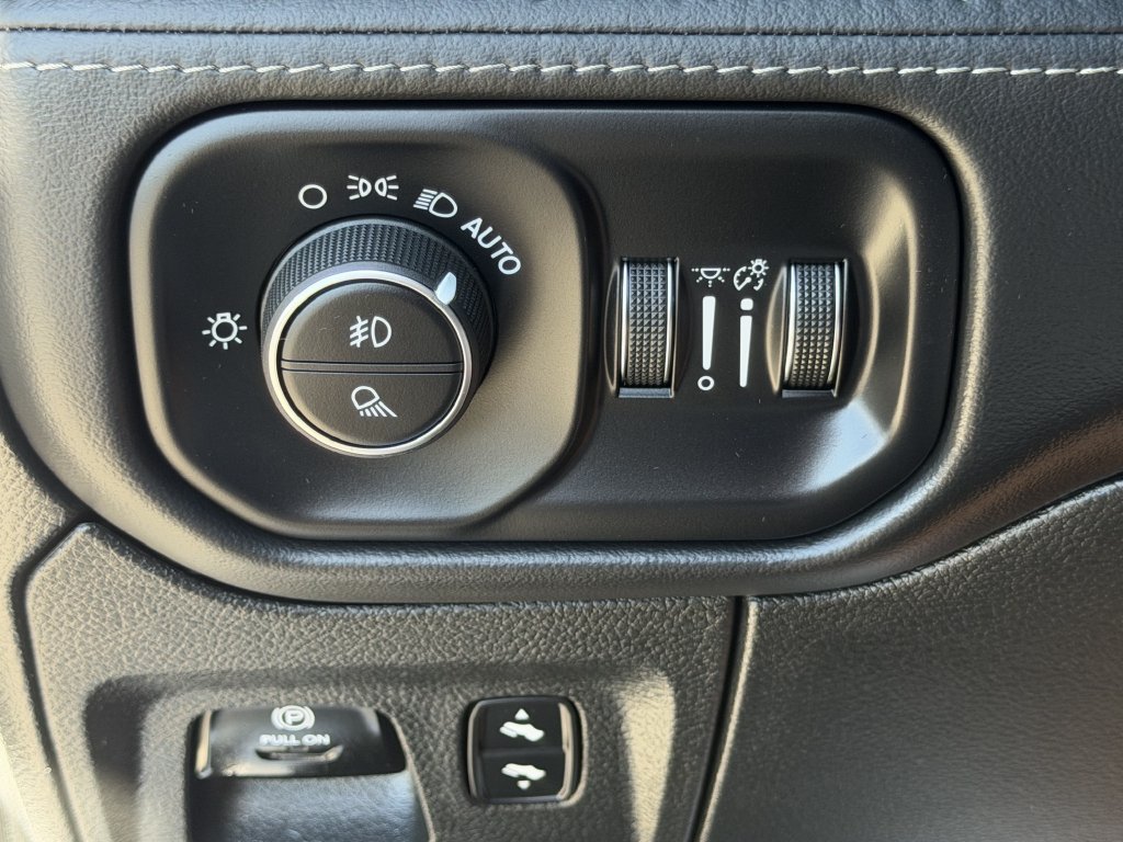 Used 2023 RAM 1500 Limited AWD/4WD image 22