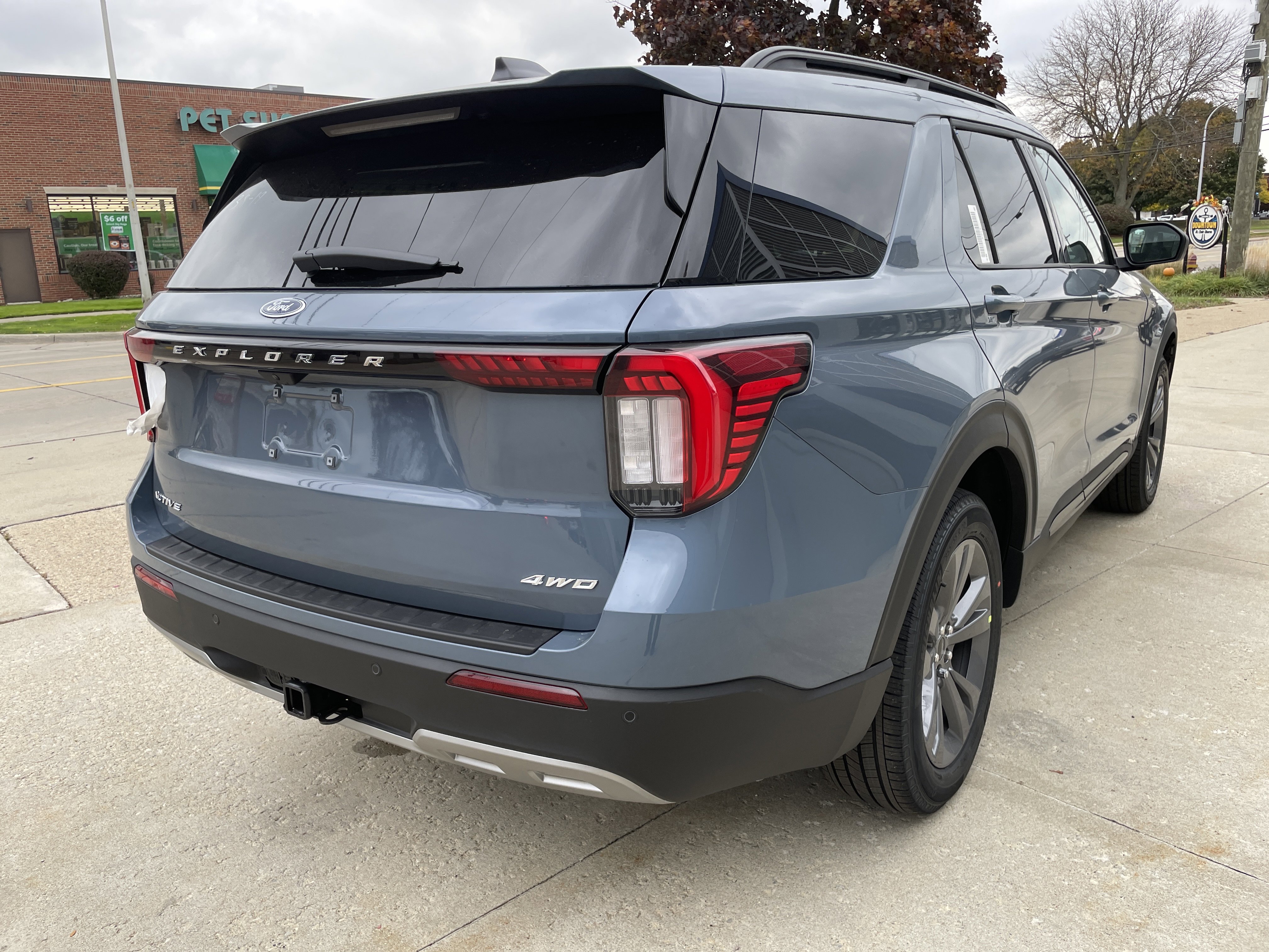New 2026 Ford Explorer Active image 4