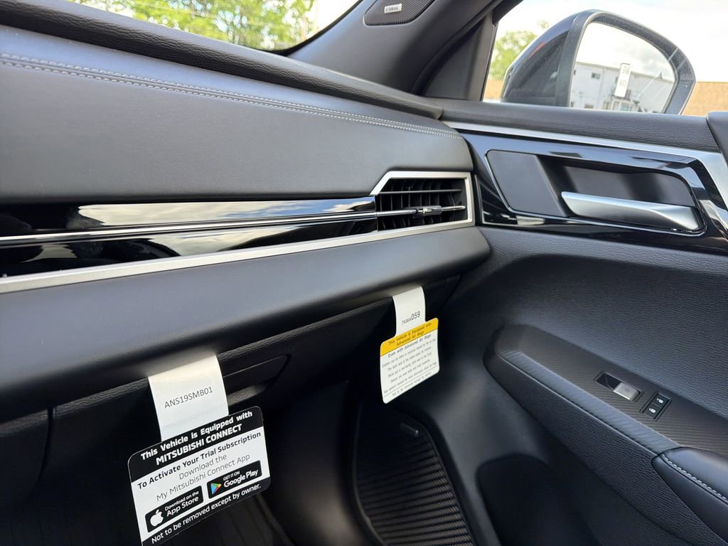 New 2026 Mitsubishi Outlander LE FWD image 24