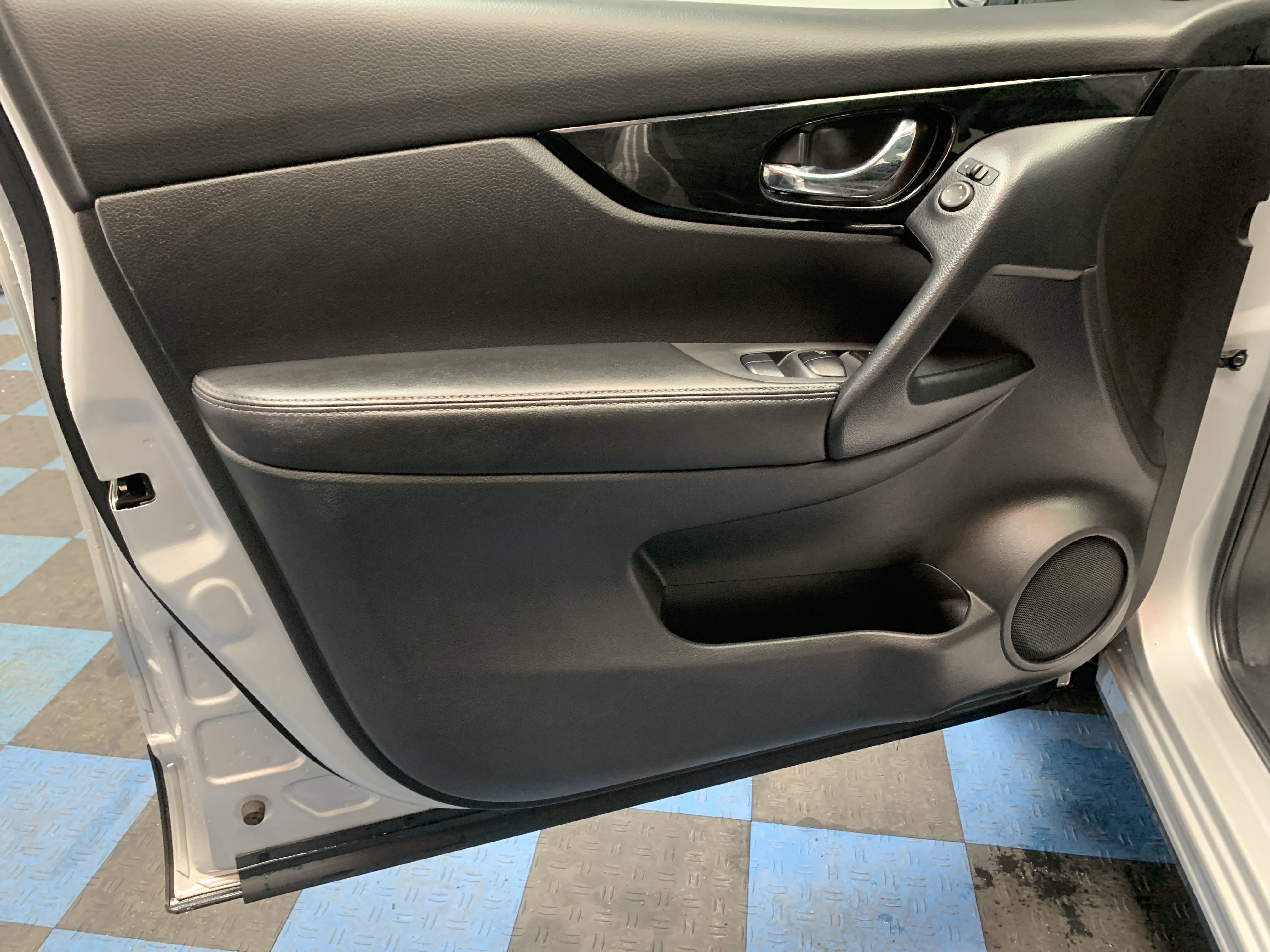 Used 2022 Nissan Rogue Sport SL image 11