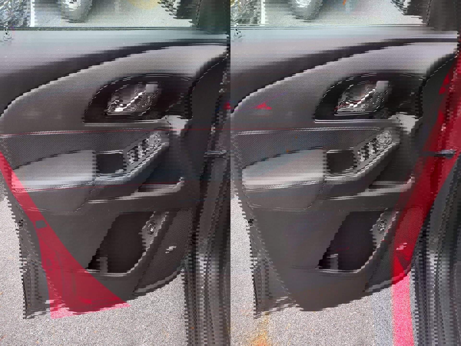 Certified 2023 Chevrolet Traverse RS image 23