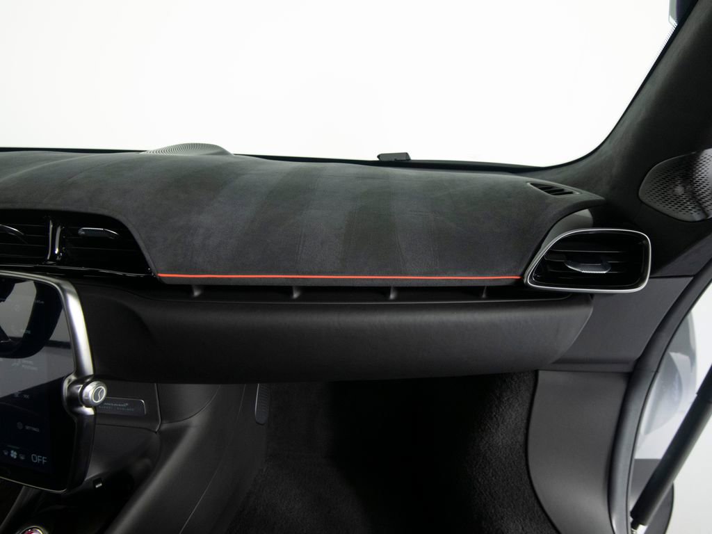 Used 2023 McLaren Artura image 27