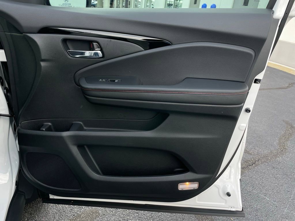 New 2026 Honda Ridgeline Black Edition image 30