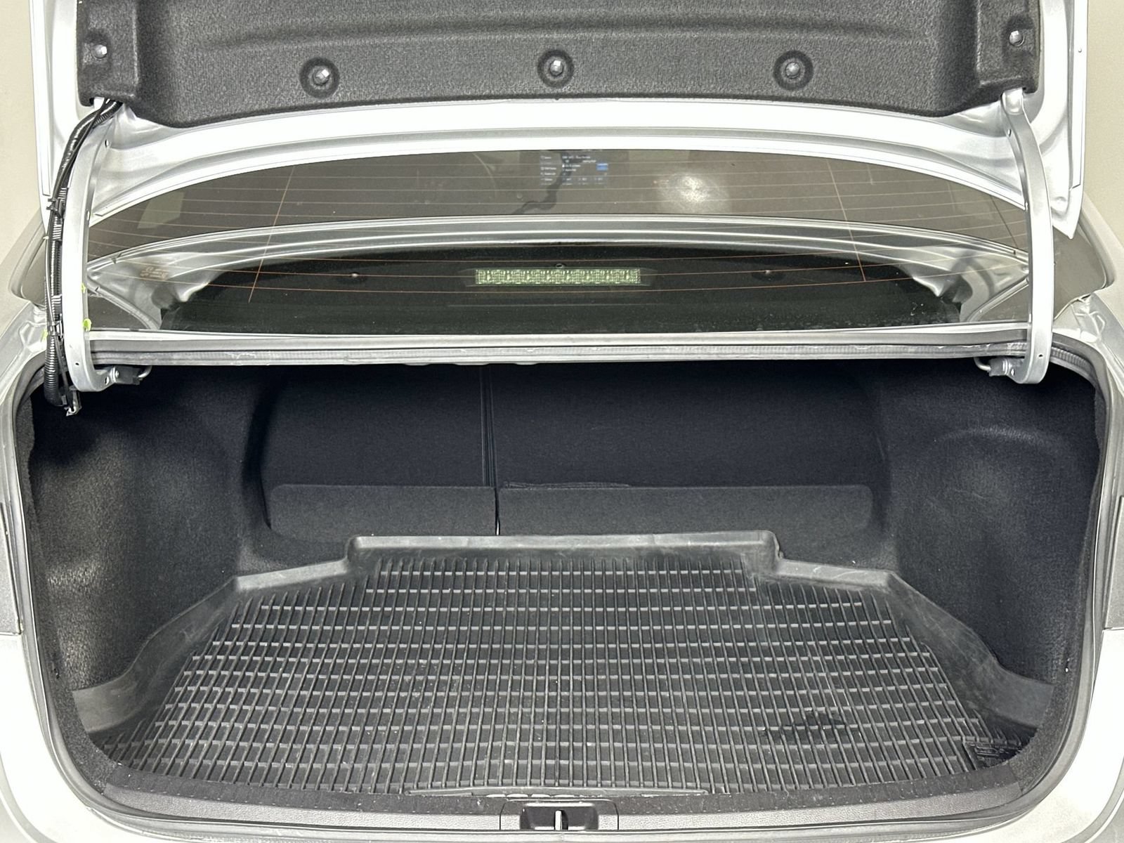 Used 2022 Toyota Corolla SE w/ Carpet Mat Package (TMS) FWD image 25