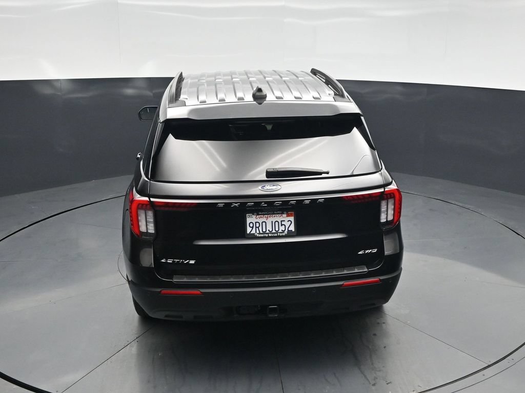 Used 2025 Ford Explorer Active AWD/4WD image 41