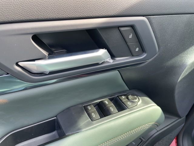 New 2026 GMC Terrain AT4 w/ Technology Package II AWD/4WD image 8