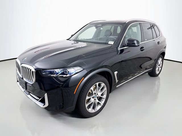 Used 2024 BMW X5 xDrive40i w/ Premium Package image 3