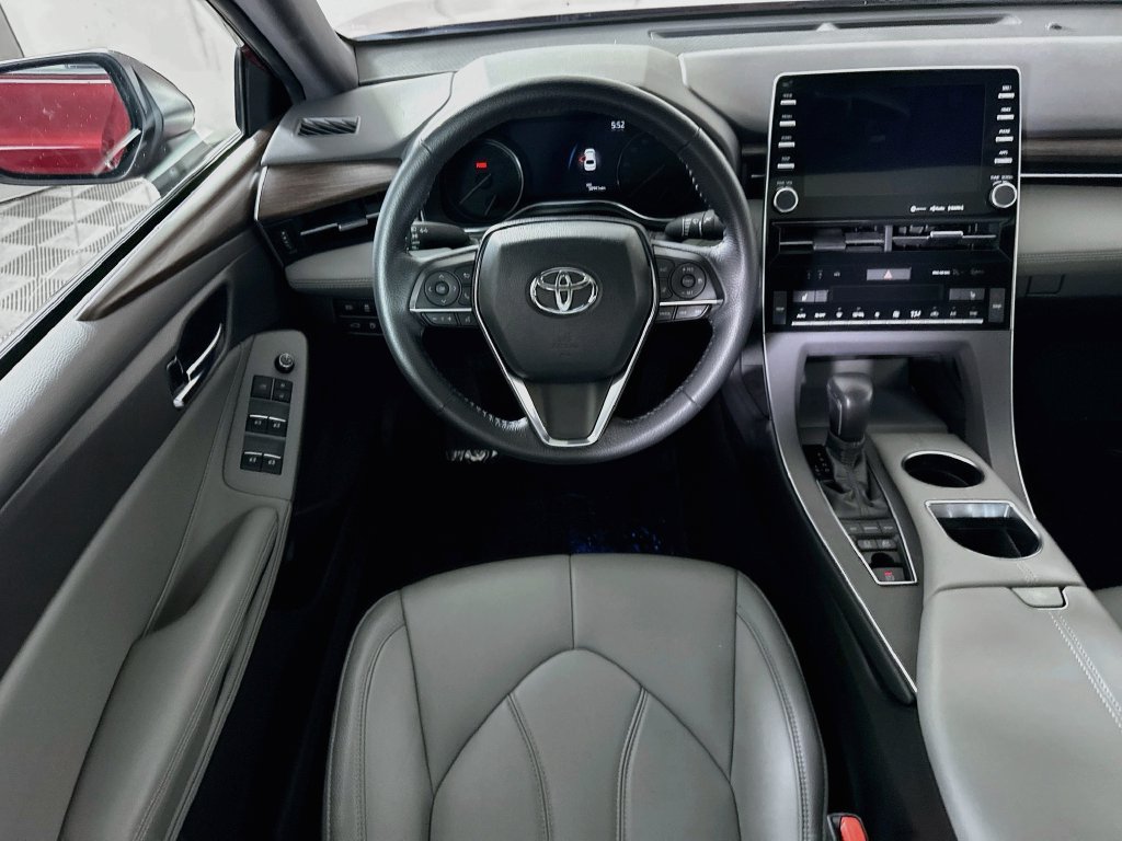 Certified 2021 Toyota Avalon XLE w/ Moonroof Package FWD image 4