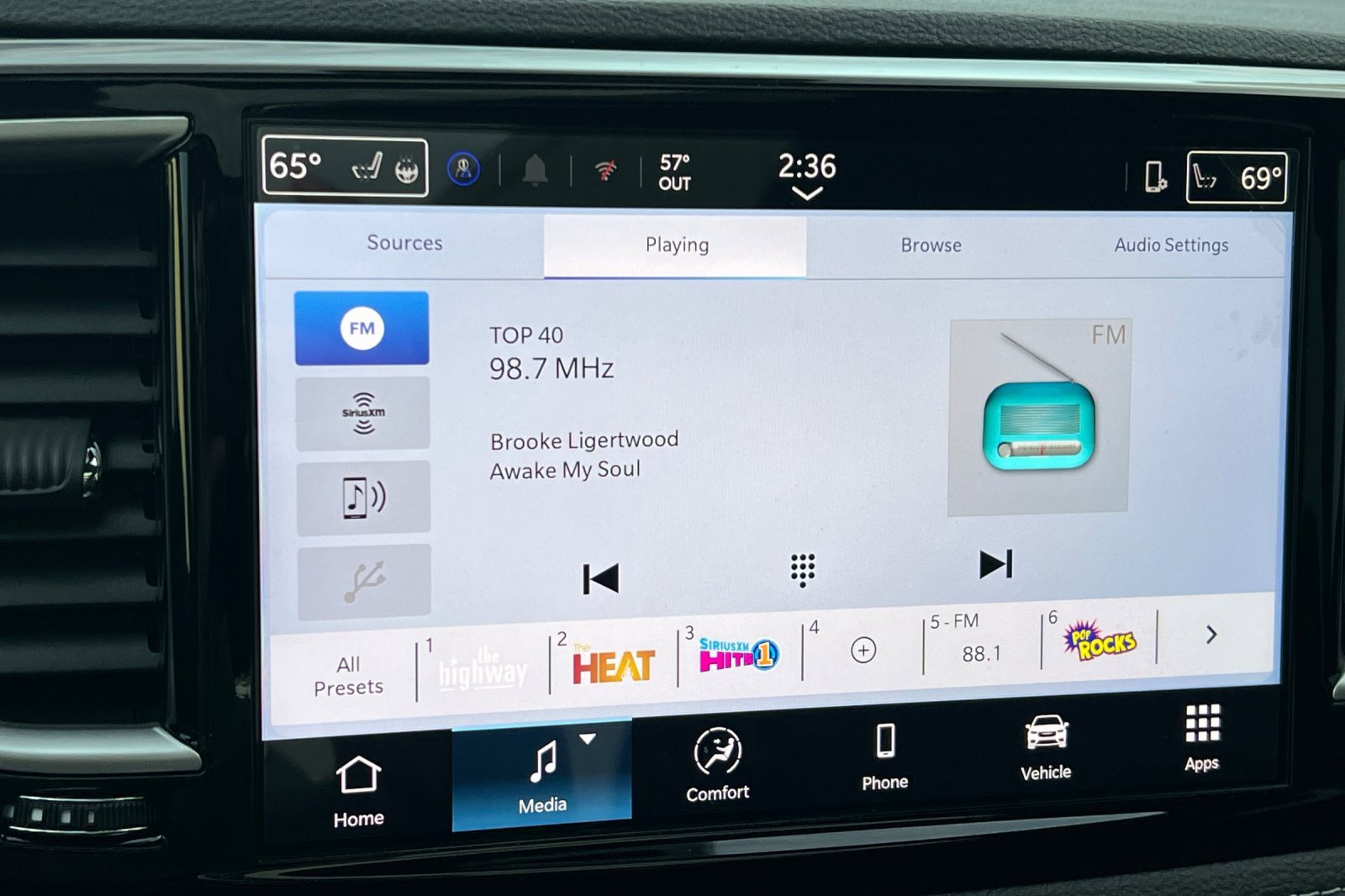 New 2026 Chrysler Pacifica Select image 17