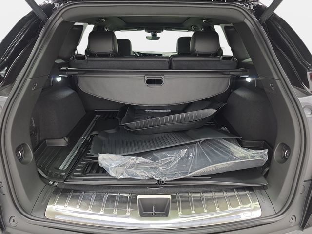New 2026 Cadillac XT5 Premium Luxury w/ LPO, ONYX Package FWD image 30