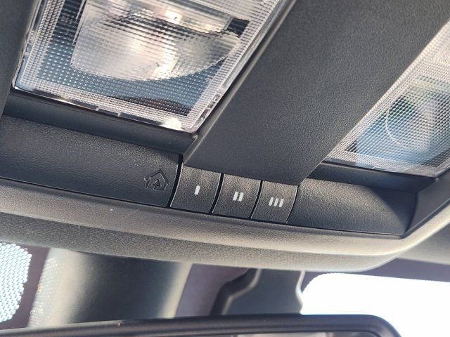 Certified 2022 Dodge Challenger R/T w/ Plus Package image 31